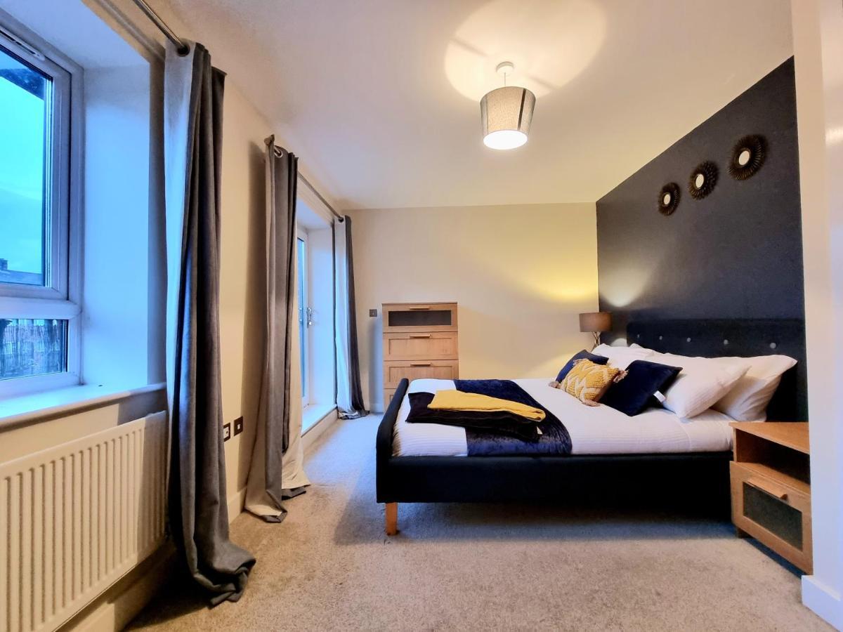 Luxury 2-Bedroom Service Apartment With Balcony Manchester Esterno foto