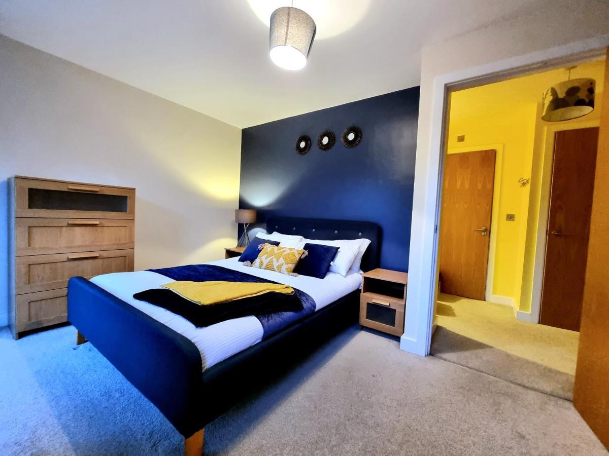 Luxury 2-Bedroom Service Apartment With Balcony Manchester Esterno foto
