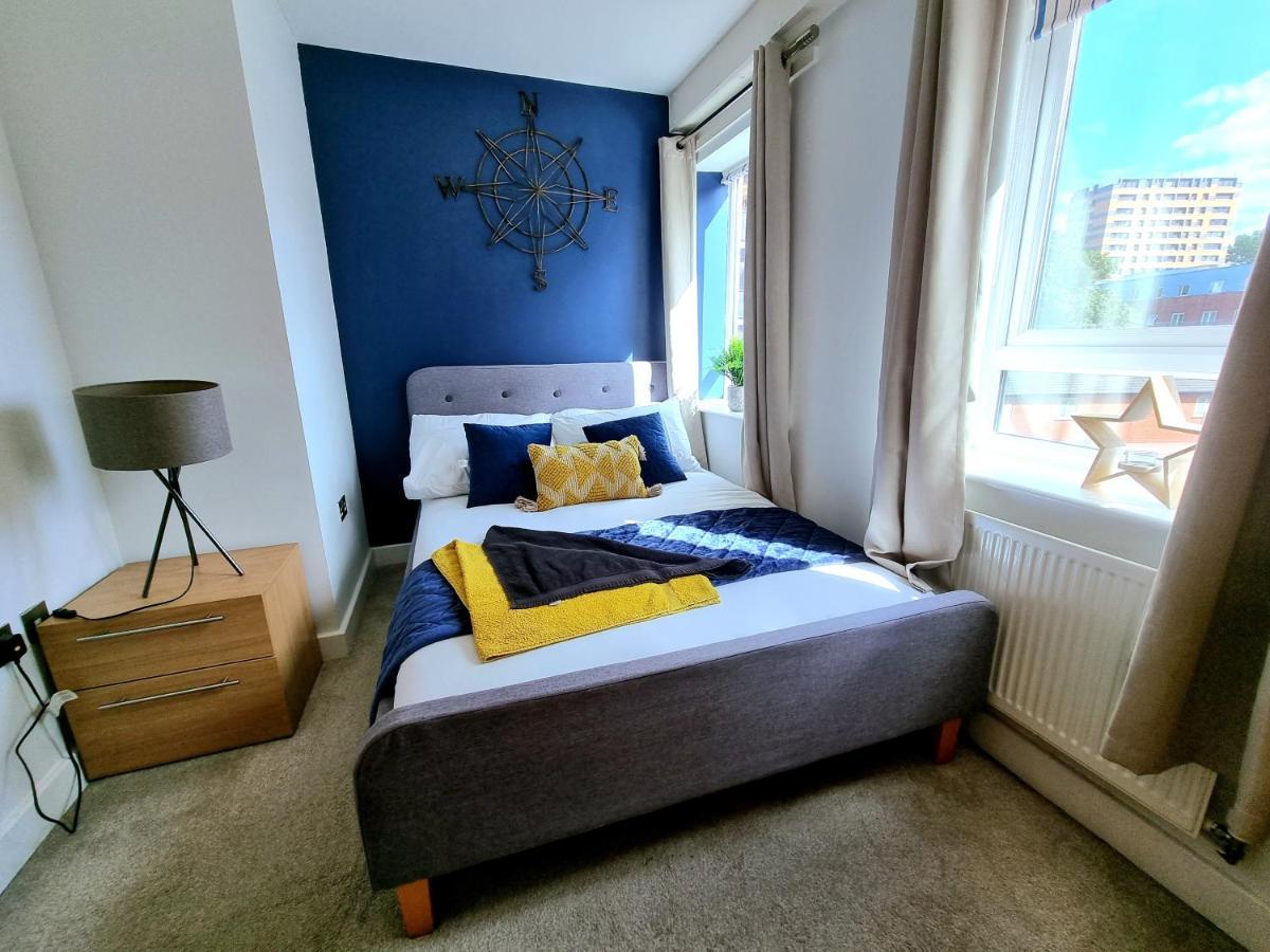 Luxury 2-Bedroom Service Apartment With Balcony Manchester Esterno foto
