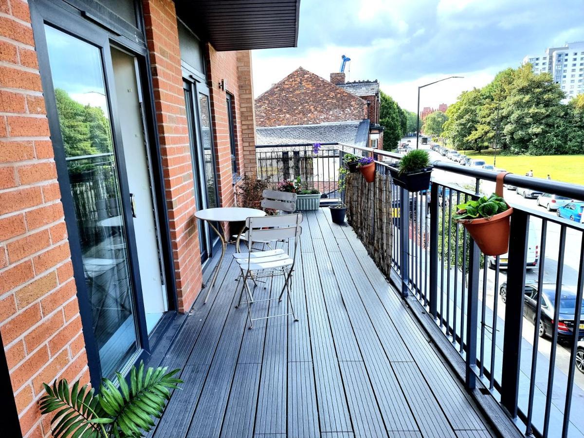 Luxury 2-Bedroom Service Apartment With Balcony Manchester Esterno foto